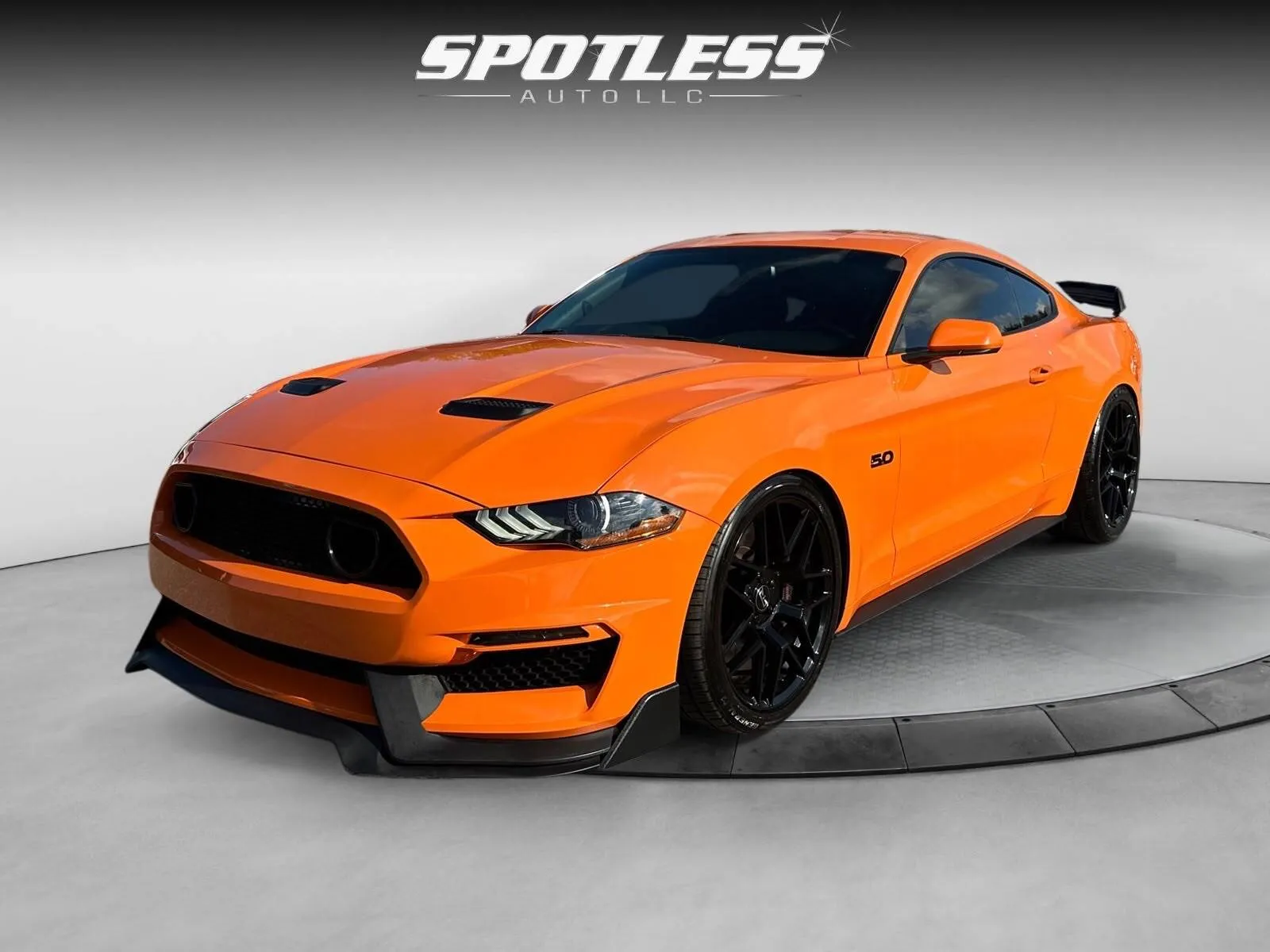Ford Mustang photo 3