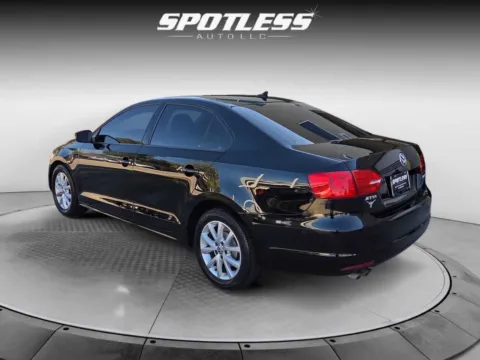 More photos of 2011 Volkswagen Jetta SE at Spotless Auto I-10, TX