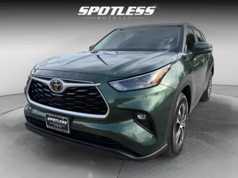 Another view of 2023 Toyota Highlander XLE for sale in San Antonio, TX at Spotless Auto I-10
