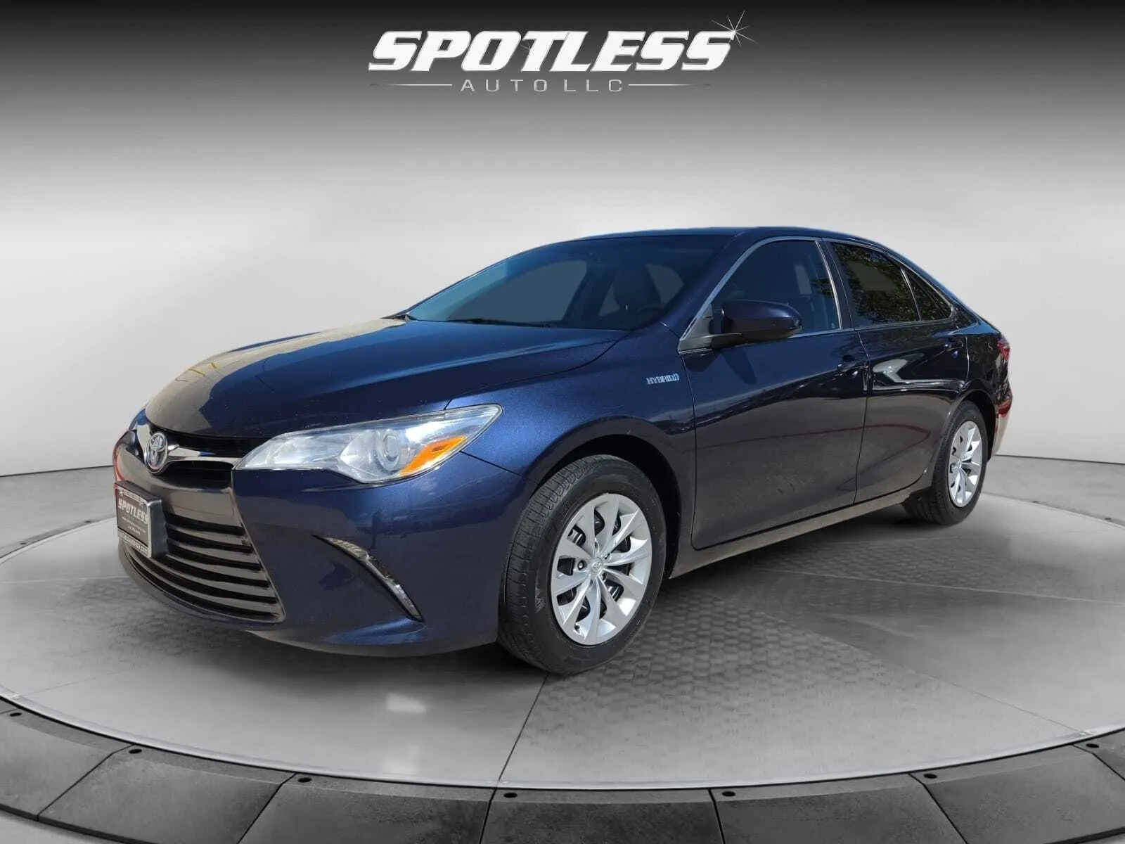 Blue 2017 Toyota Camry Hybrid LE for sale in San Antonio, TX