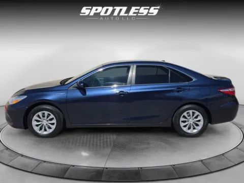 More photos of 2017 Toyota Camry Hybrid LE at Spotless Auto I-10, TX