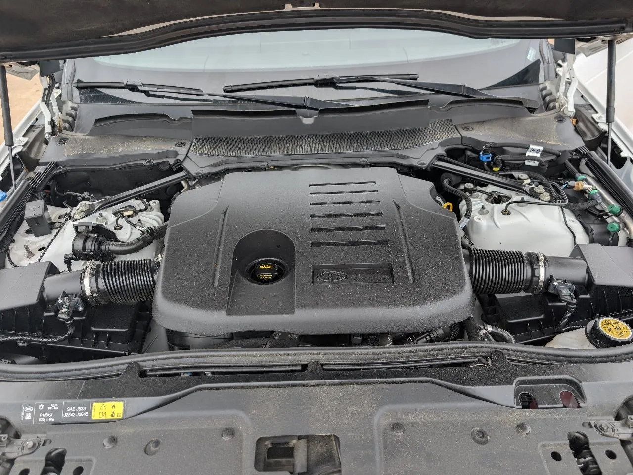 2023 Land Rover Discovery HSE R Dynamic - Photo 14