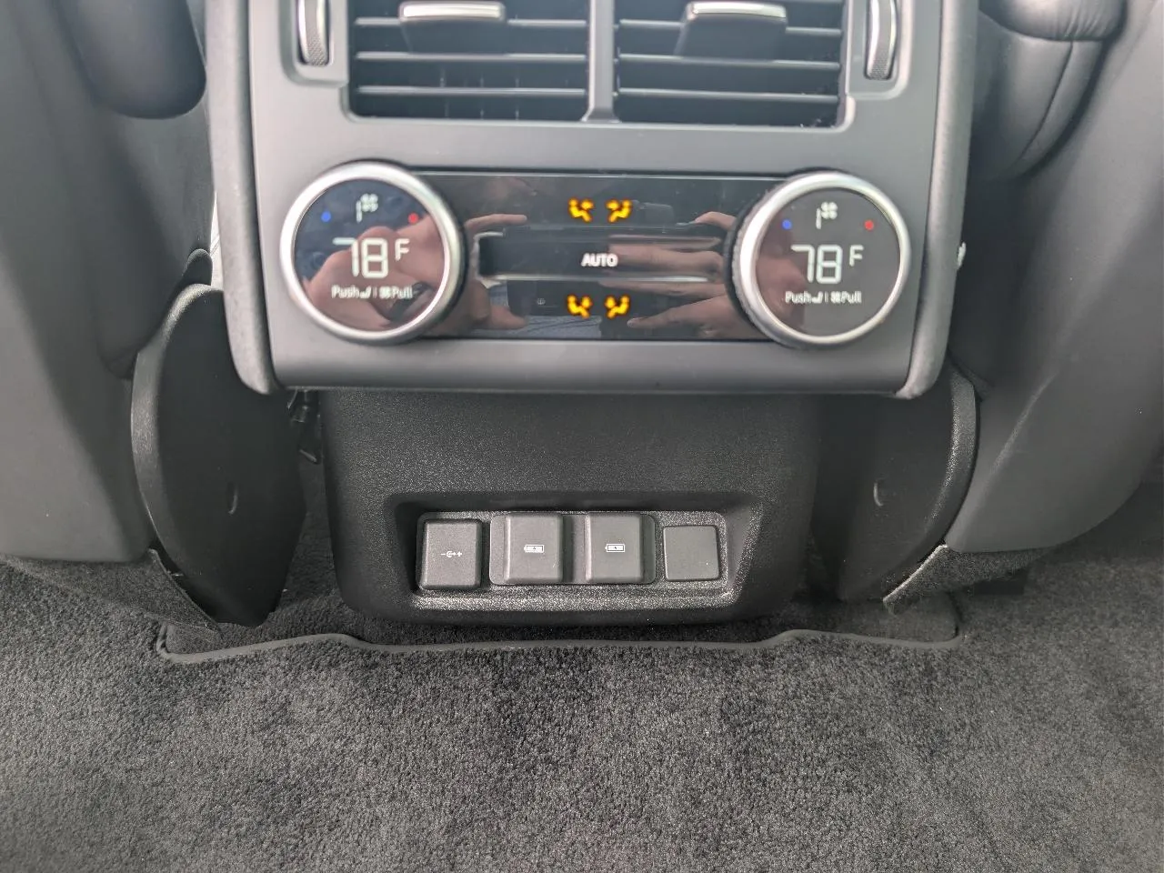 2023 Land Rover Discovery HSE R Dynamic - Photo 18