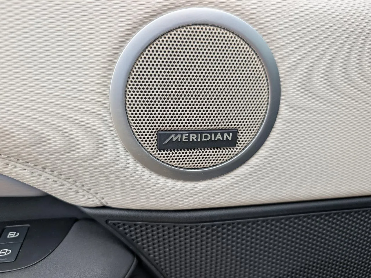 2023 Land Rover Discovery HSE R Dynamic - Photo 23