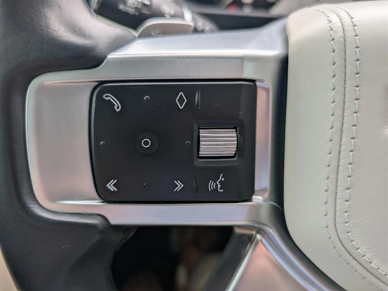 2023 Land Rover Discovery HSE R Dynamic - Photo 25