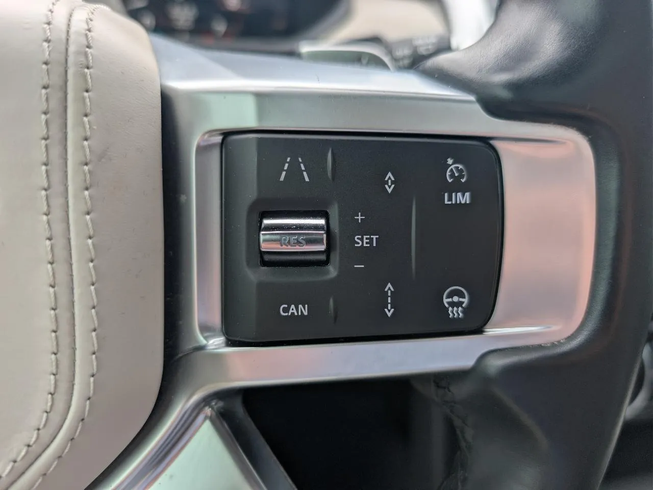 2023 Land Rover Discovery HSE R Dynamic - Photo 26