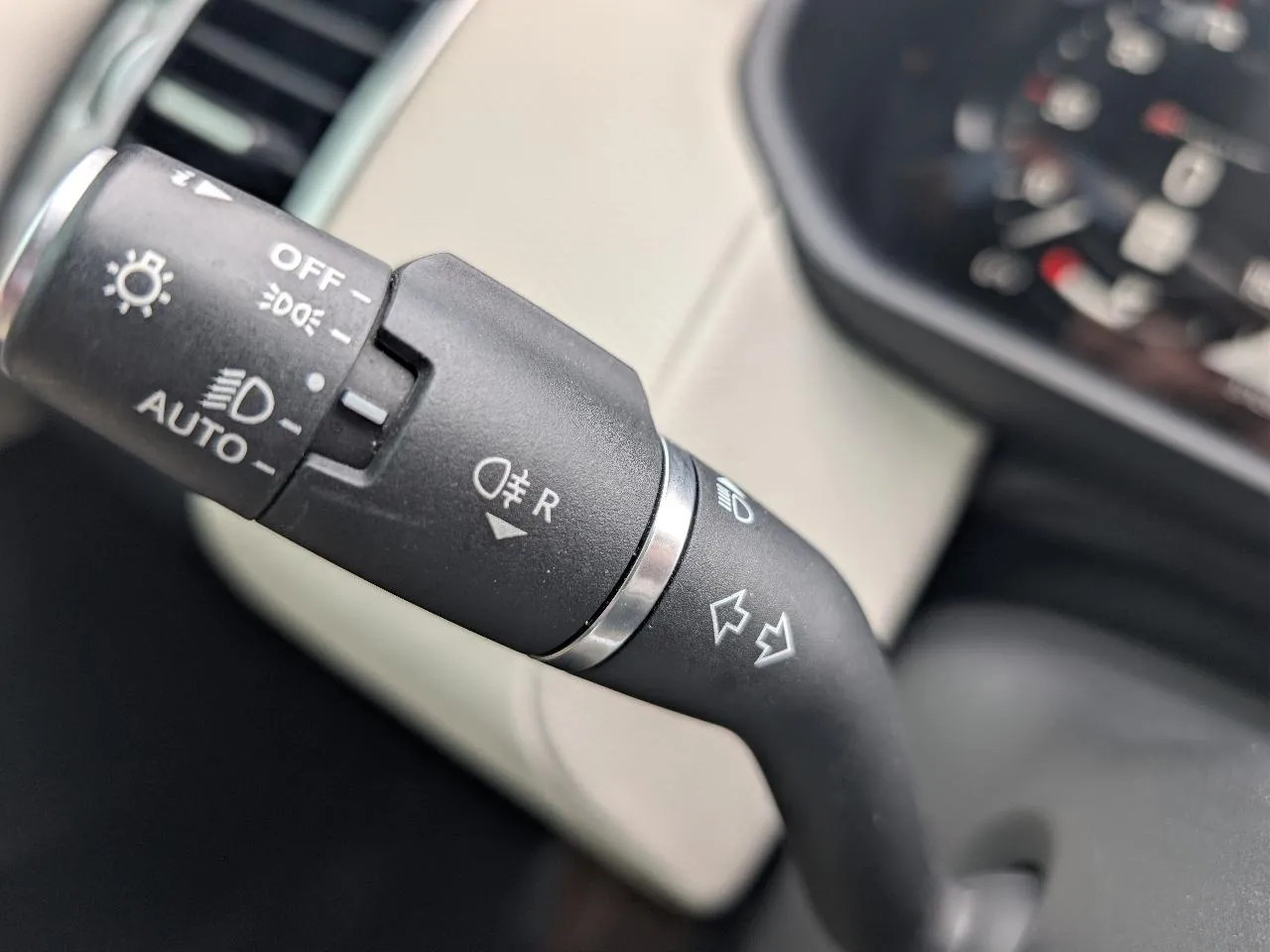 2023 Land Rover Discovery HSE R Dynamic - Photo 28