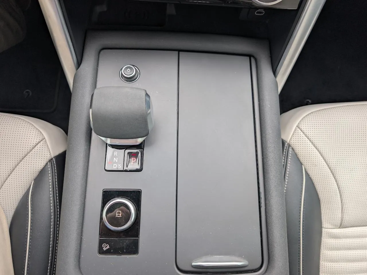 2023 Land Rover Discovery HSE R Dynamic - Photo 36