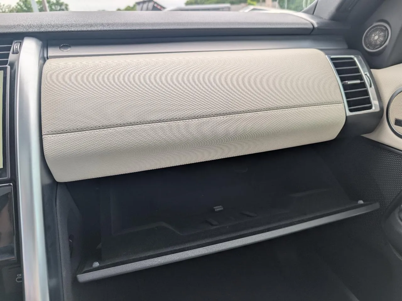 2023 Land Rover Discovery HSE R Dynamic - Photo 37