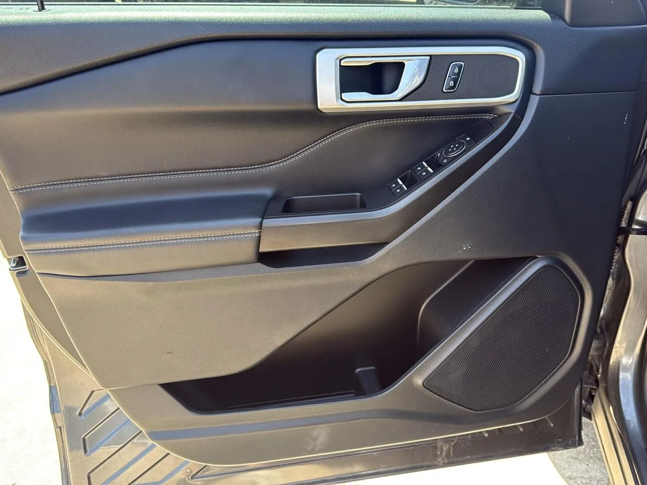 2020 Ford Explorer XLT - Photo 11