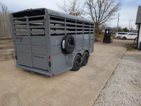 More photos of 2025 DELTA MANUFACTURING 500 ES 16' HORSE TRAILER at Taylor Auto Sales, Inc., AR