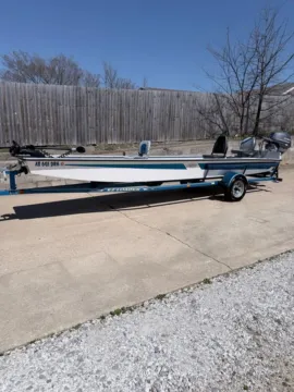 Photos of 2002 SUPREME 2042 BOAT for sale in Springdale, AR at Taylor Auto Sales, Inc.