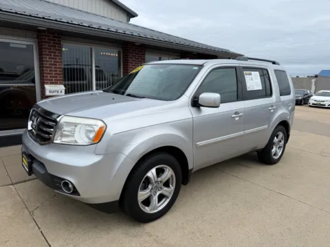 Another view of 2015 HONDA PILOT EXL for sale in Cedar Rapids, IA at Road Runner Auto Sales and Service