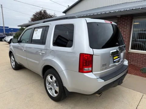 More photos of 2015 HONDA PILOT EXL at Road Runner Auto Sales and Service, IA