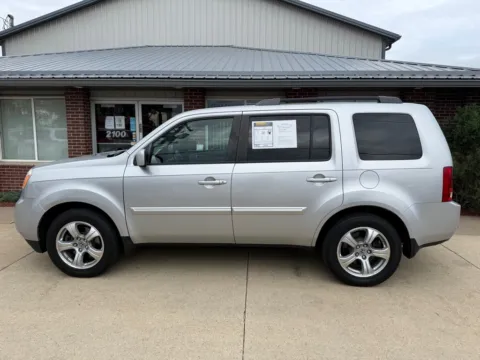 More photos of 2015 HONDA PILOT EXL at Road Runner Auto Sales and Service, IA
