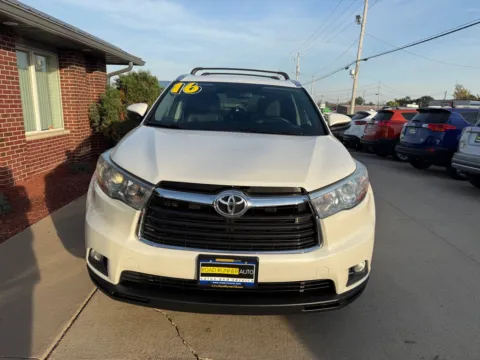 Photos of 2016 TOYOTA HIGHLANDER XLE for sale in Cedar Rapids, IA at Road Runner Auto Sales and Service
