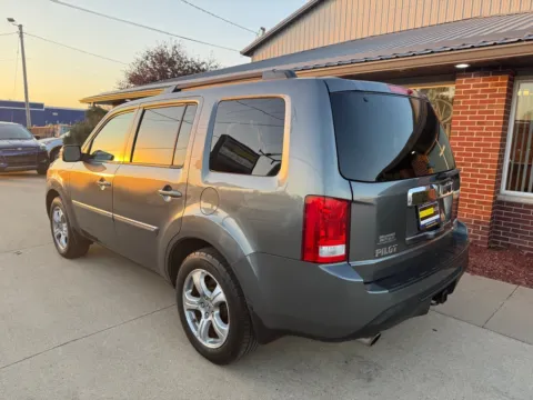 More photos of 2012 HONDA PILOT EXL at Road Runner Auto Sales and Service, IA