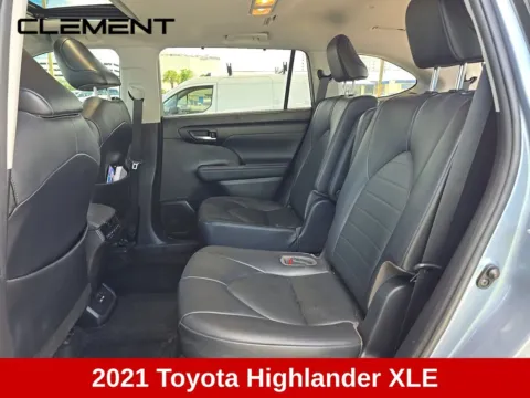 More photos of 2021 Toyota Highlander XLE at Clement Honda of Mansfield, OH
