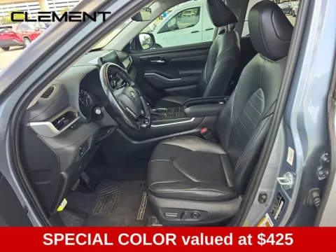 More photos of 2021 Toyota Highlander XLE at Clement Honda of Mansfield, OH