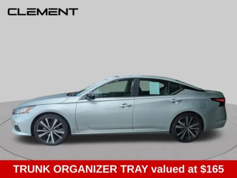More photos of 2022 Nissan Altima 2.5 SR at Clement Honda of Mansfield, OH