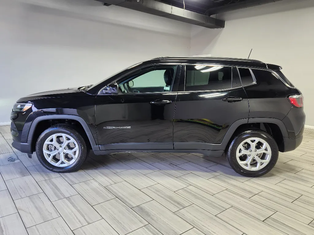 Photos of 2024 Jeep Compass Latitude for sale in Philadelphia, PA at Torresdale Ave