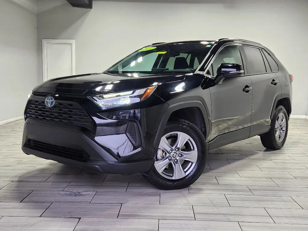 2022 Toyota RAV4 Hybrid XLE