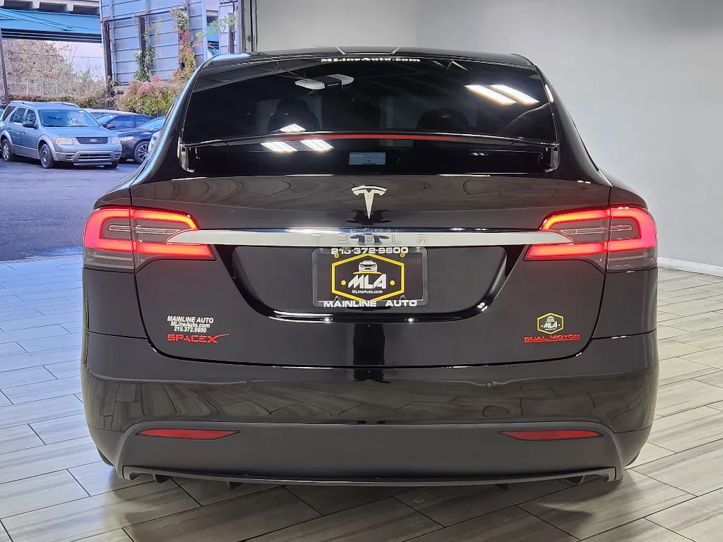 More photos of 2018 Tesla Model X 75D at Torresdale Ave, PA