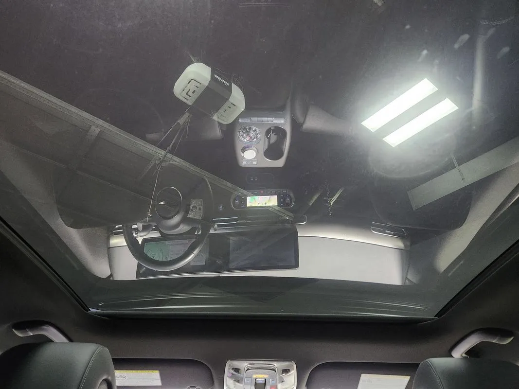 2025 GENESIS GV60 Standard - Photo 14