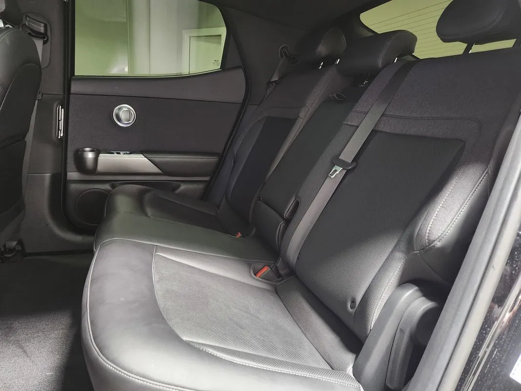 2025 GENESIS GV60 Standard - Photo 12