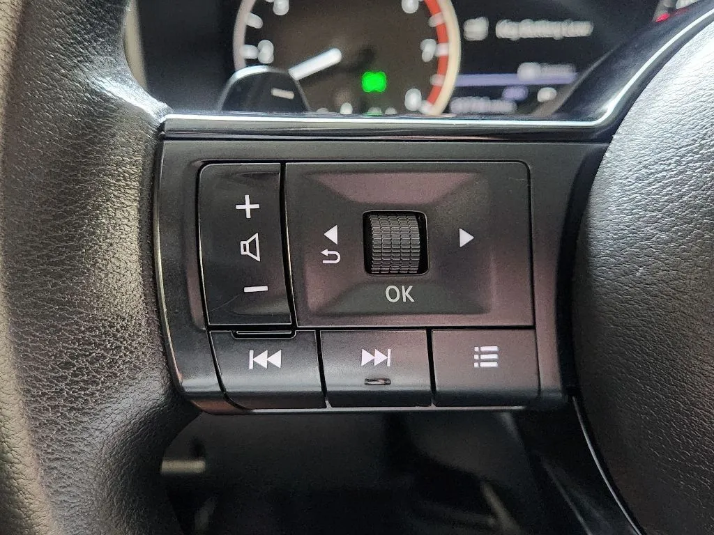 2021 Nissan Rogue SV - Photo 17