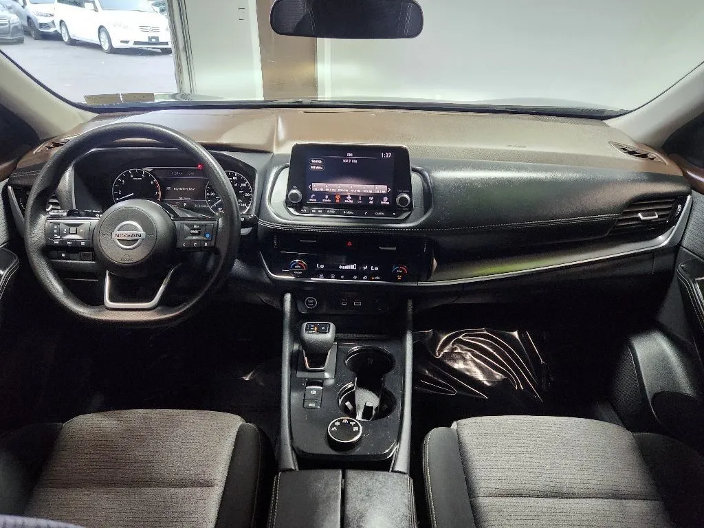 2021 Nissan Rogue SV - Photo 15