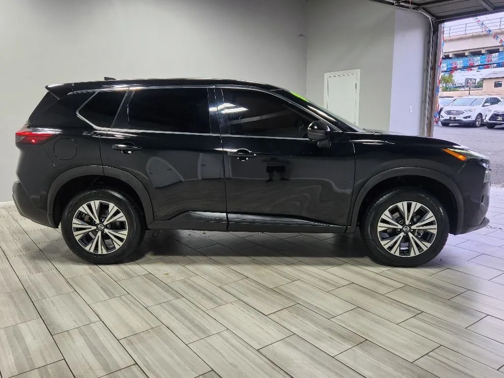 2021 Nissan Rogue SV - Photo 6