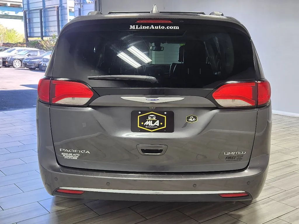 More photos of 2019 Chrysler Pacifica Limited at Torresdale Ave, PA