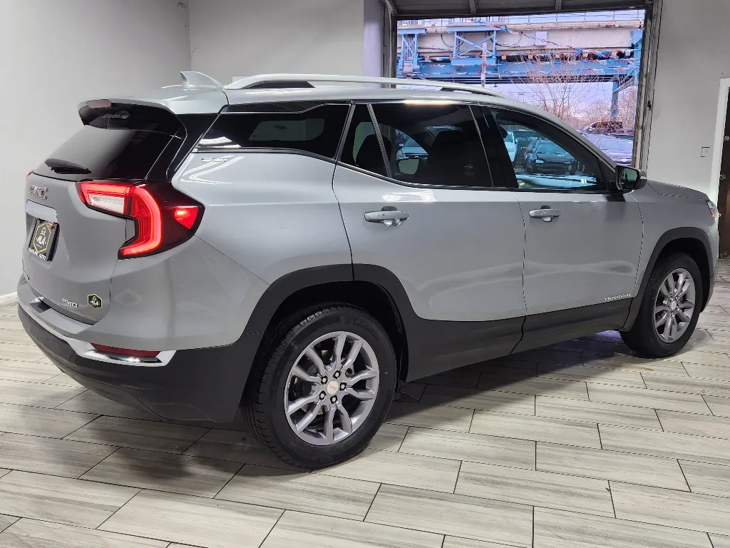More photos of 2024 GMC Terrain SLT at Torresdale Ave, PA