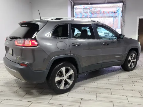 More photos of 2019 Jeep Cherokee Limited at Torresdale Ave, PA