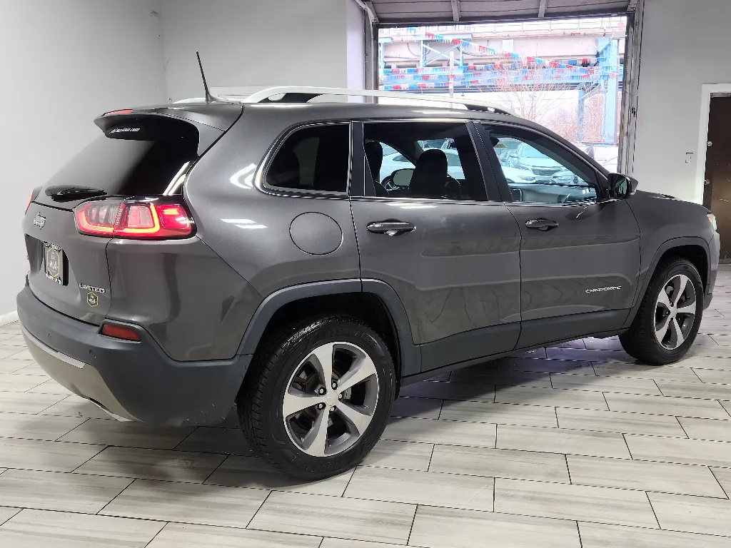 More photos of 2019 Jeep Cherokee Limited at Torresdale Ave, PA