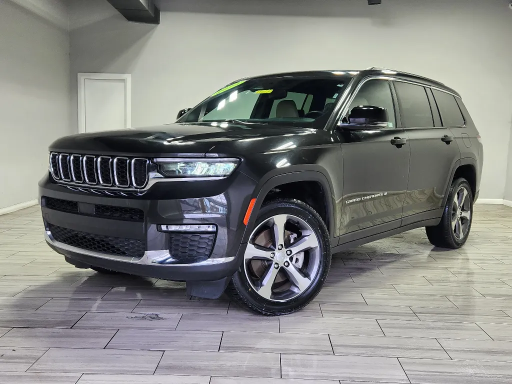 Green 2023 Jeep Grand Cherokee L Limited for sale in Philadelphia, PA