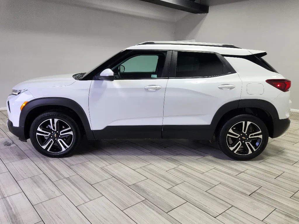 Photos of 2023 Chevrolet TrailBlazer LT for sale in Philadelphia, PA at Torresdale Ave