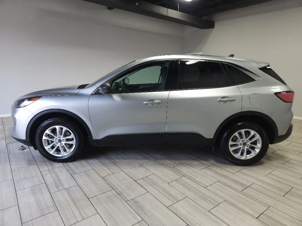 Photos of 2022 Ford Escape SE for sale in Philadelphia, PA at Torresdale Ave