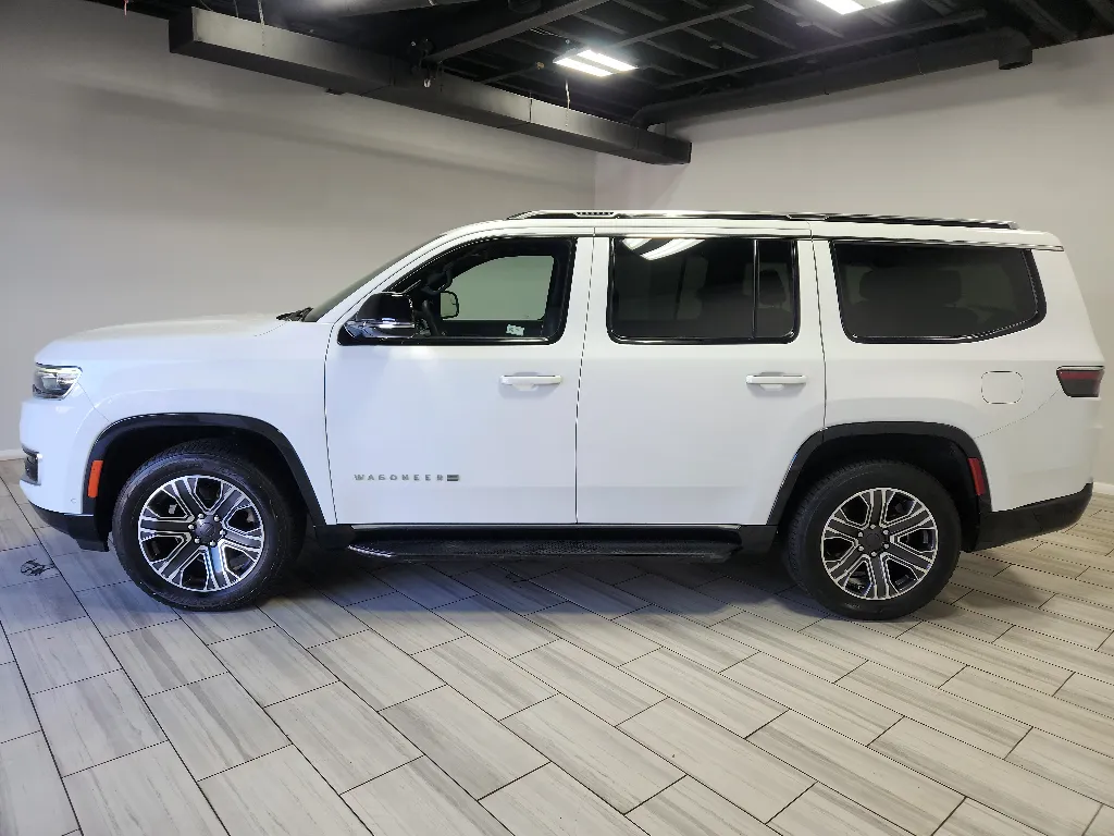 Photos of 2024 Jeep Wagoneer Series II for sale in Philadelphia, PA at Torresdale Ave