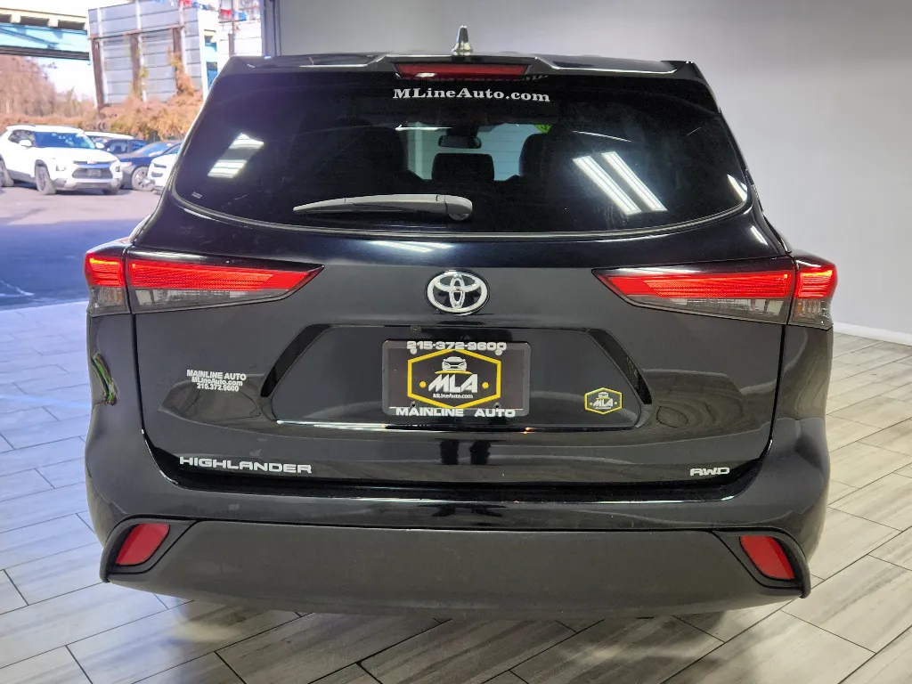 More photos of 2022 Toyota Highlander L at Torresdale Ave, PA