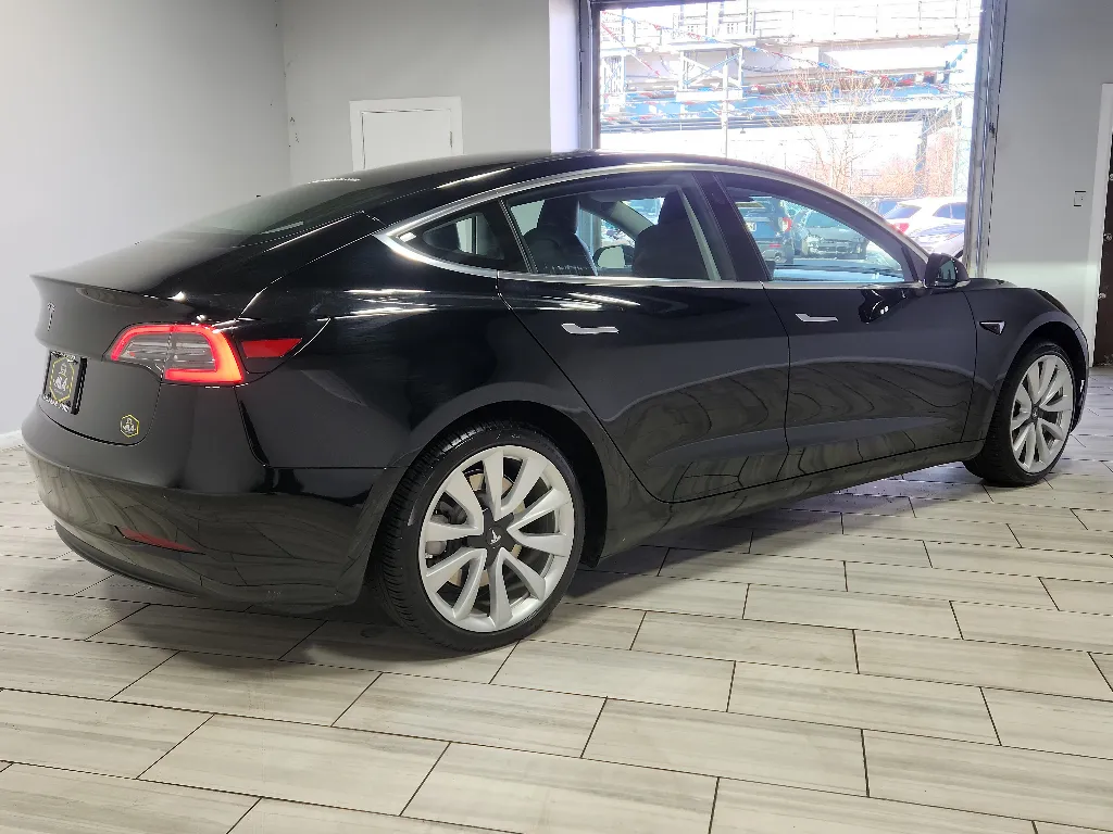 More photos of 2018 Tesla Model 3 Long Range Battery at Torresdale Ave, PA