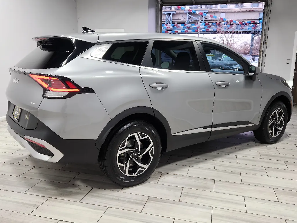 More photos of 2023 Kia Sportage LX at Torresdale Ave, PA