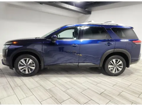 Photos of 2023 Nissan Pathfinder SL for sale in Philadelphia, PA at Torresdale Ave