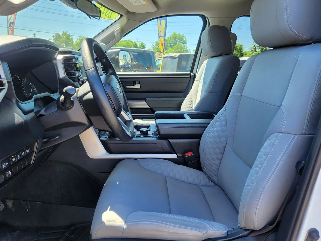 2023 Toyota Tundra SR5 - Photo 11