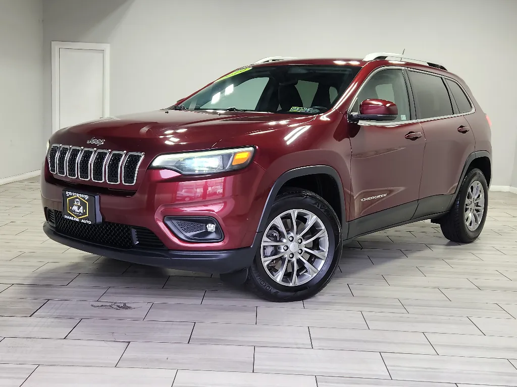 Red 2019 Jeep Cherokee Latitude Plus for sale in Philadelphia, PA