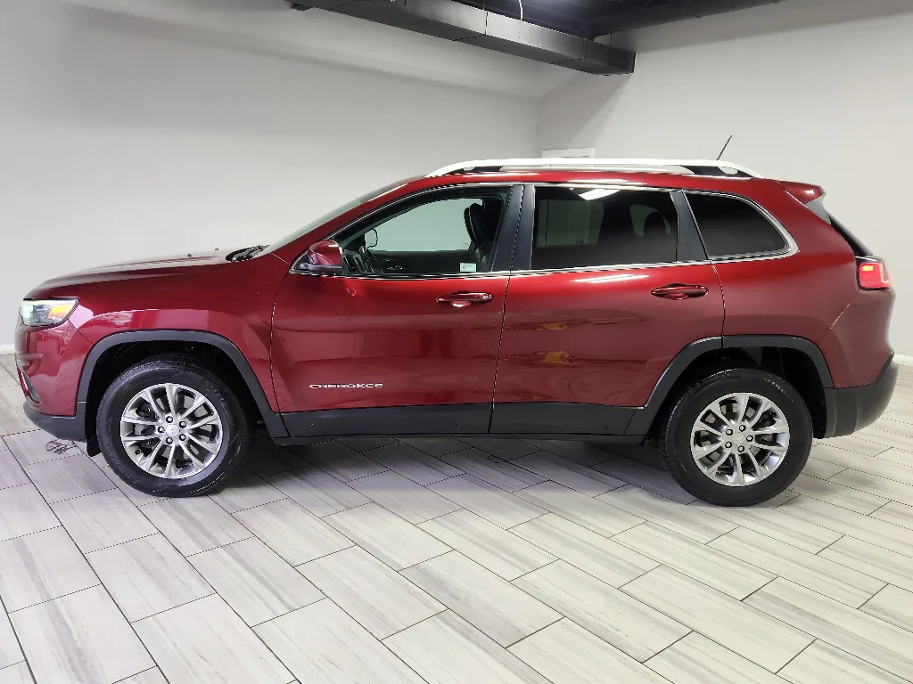 Photos of 2019 Jeep Cherokee Latitude Plus for sale in Philadelphia, PA at Torresdale Ave