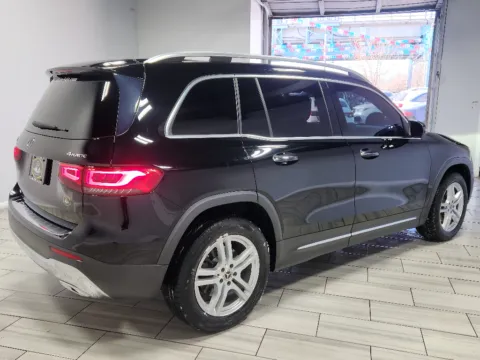 More photos of 2022 Mercedes-Benz GLB 250 4MATIC at Torresdale Ave, PA