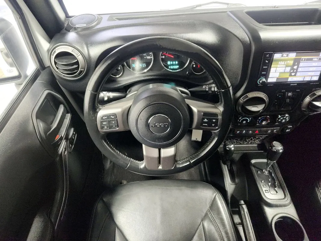 Jeep Wrangler JK photo 16