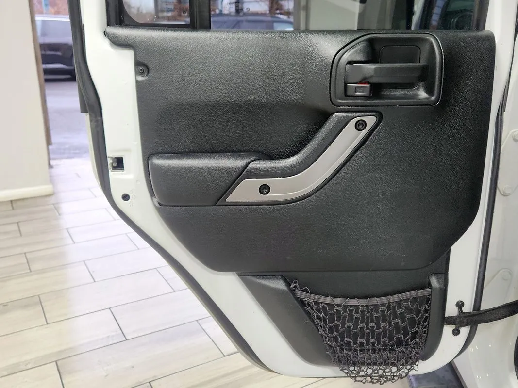 Jeep Wrangler JK photo 12